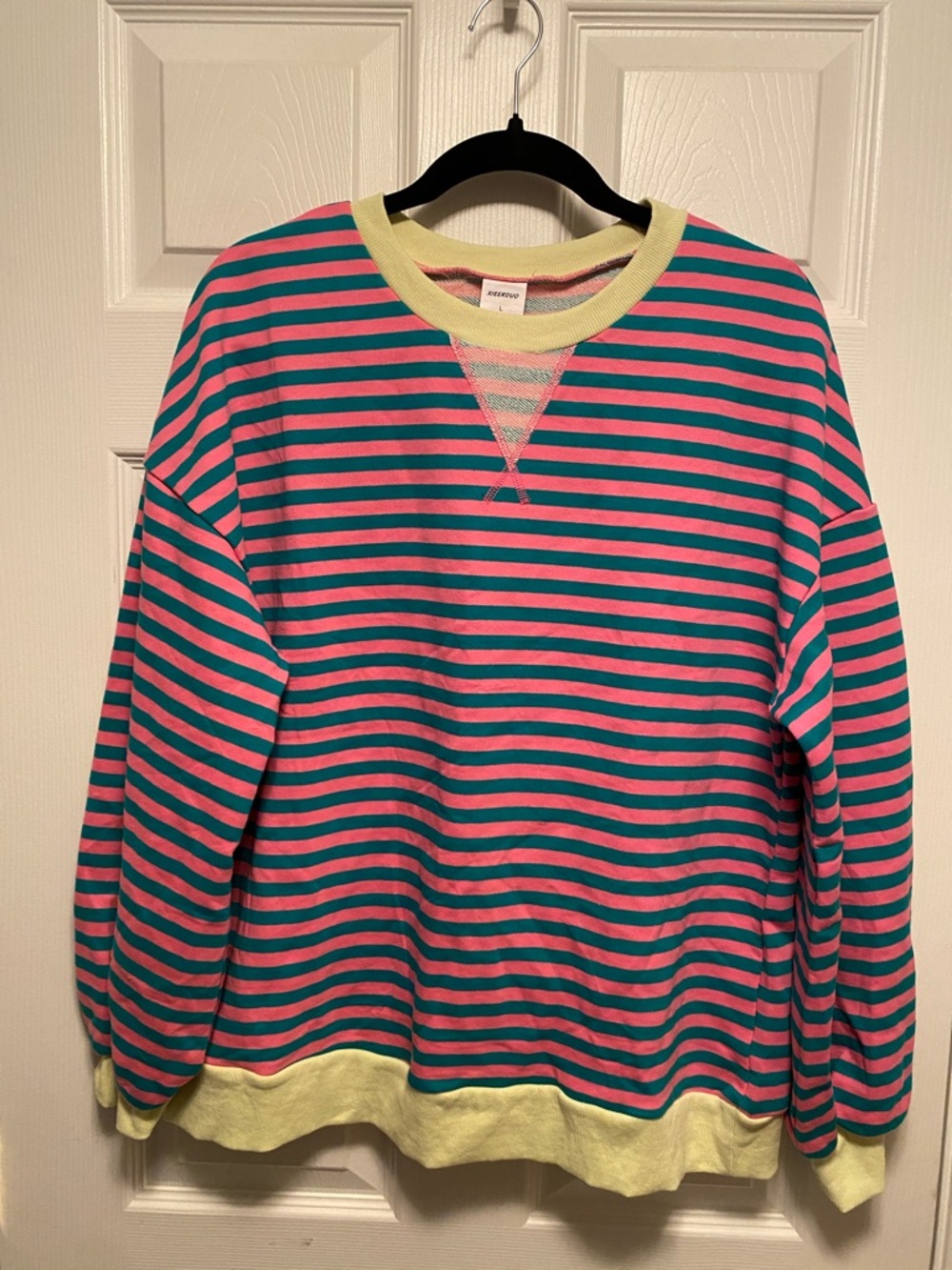 Xieerduo  Striped Crewneck Sweatshirt with Yellow Trim… size L